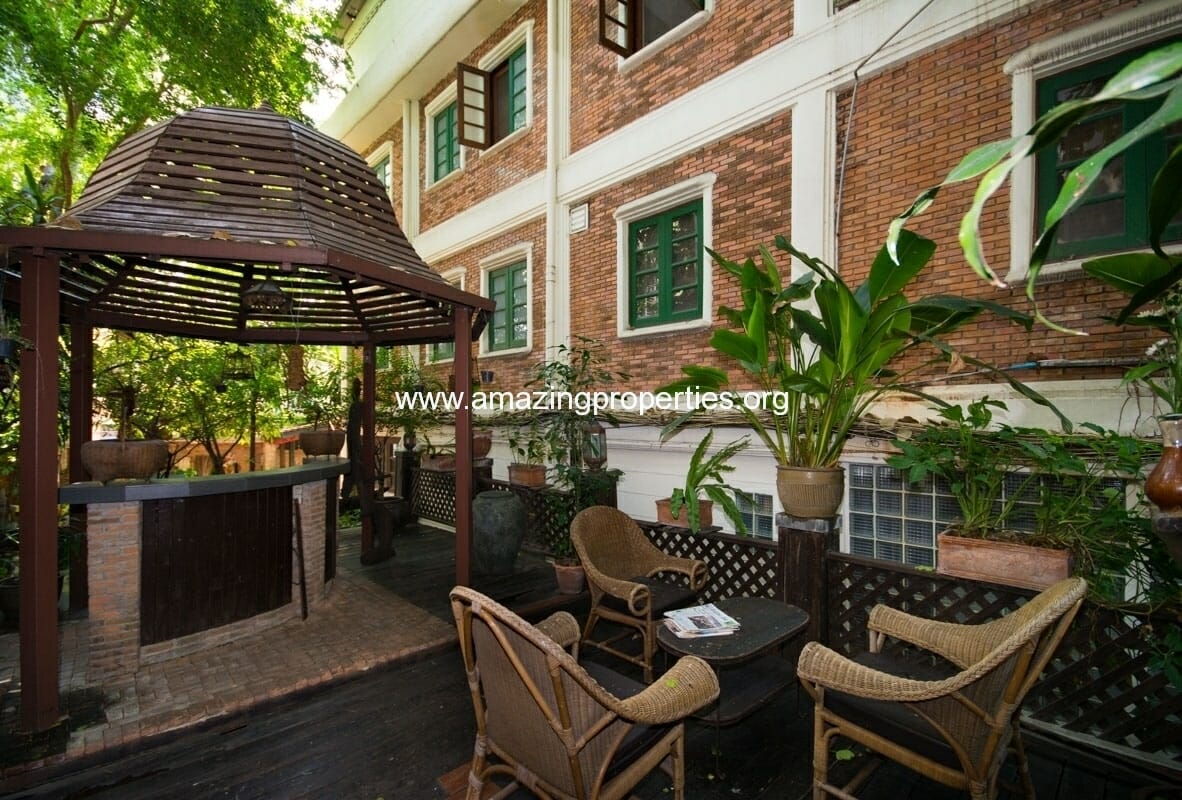 House by the Pond Asoke