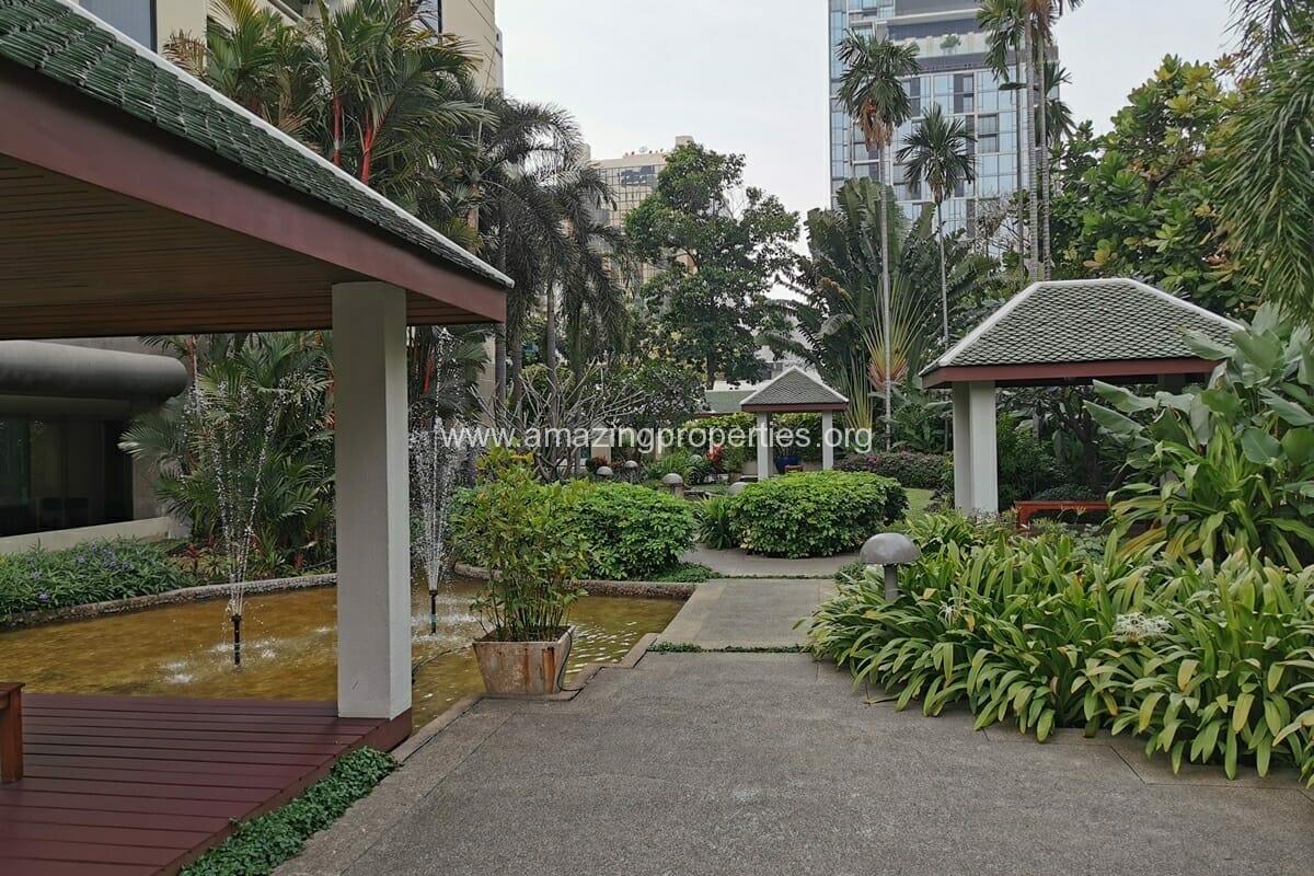 Somkid Gardens Condominium