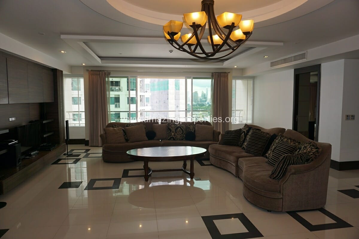 4 Bedroom Condo for Rent at Ideal 24