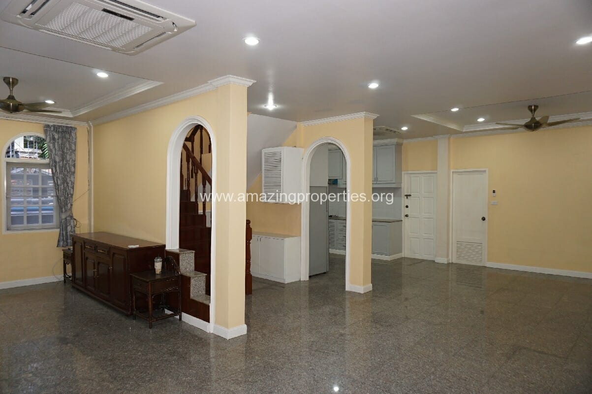 Phrom Phong House with private pool for Rent