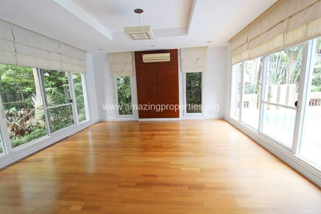 Thonglor 4 bedroom House with pool
