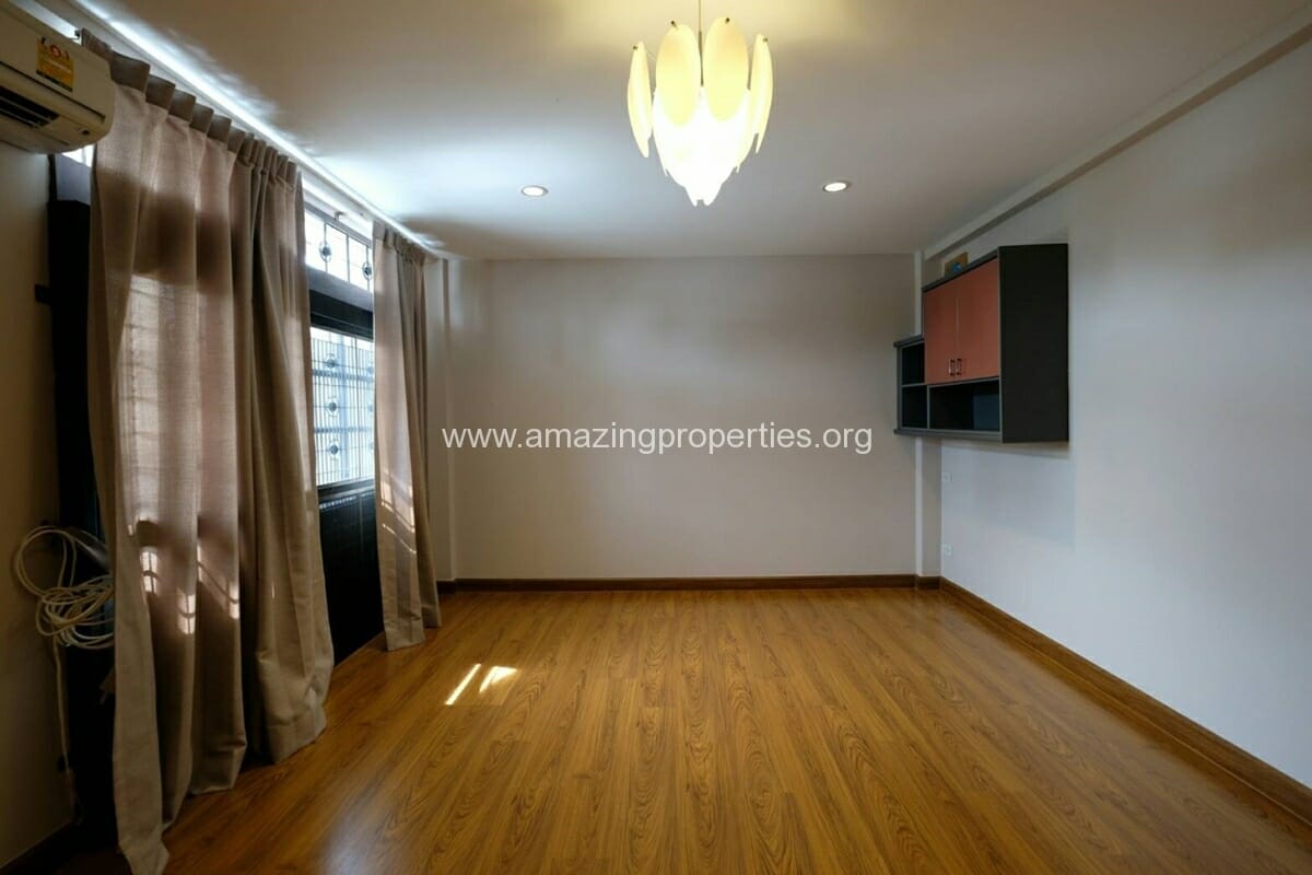 Thonglor 4 Bedroom Townhouse for Rent
