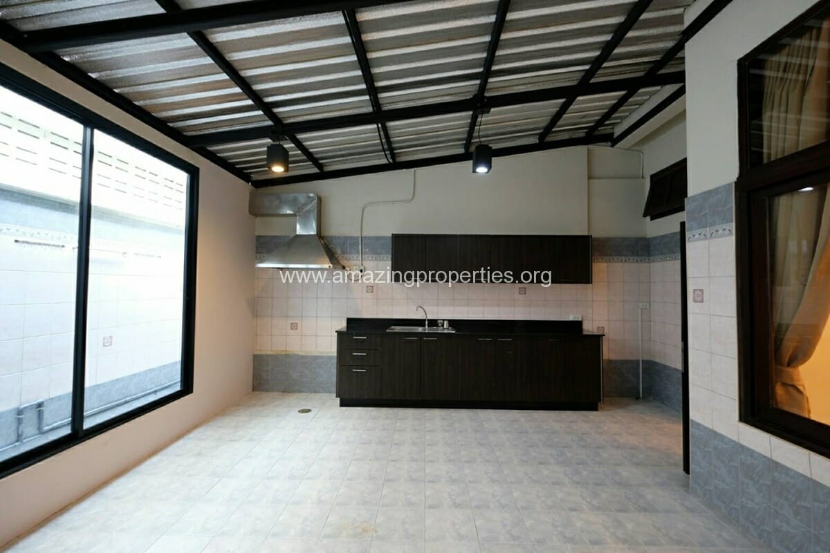 Thonglor 4 Bedroom Townhouse for Rent