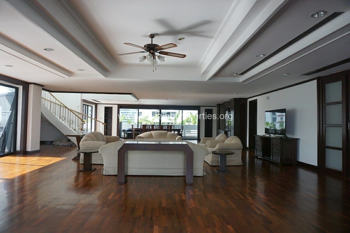 Duplex Penthouse for Rent Jaspal Apartment Sukhumvit 23