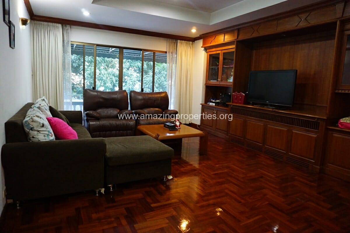 2 Bedroom Apartment for rent Sethiwan Palace