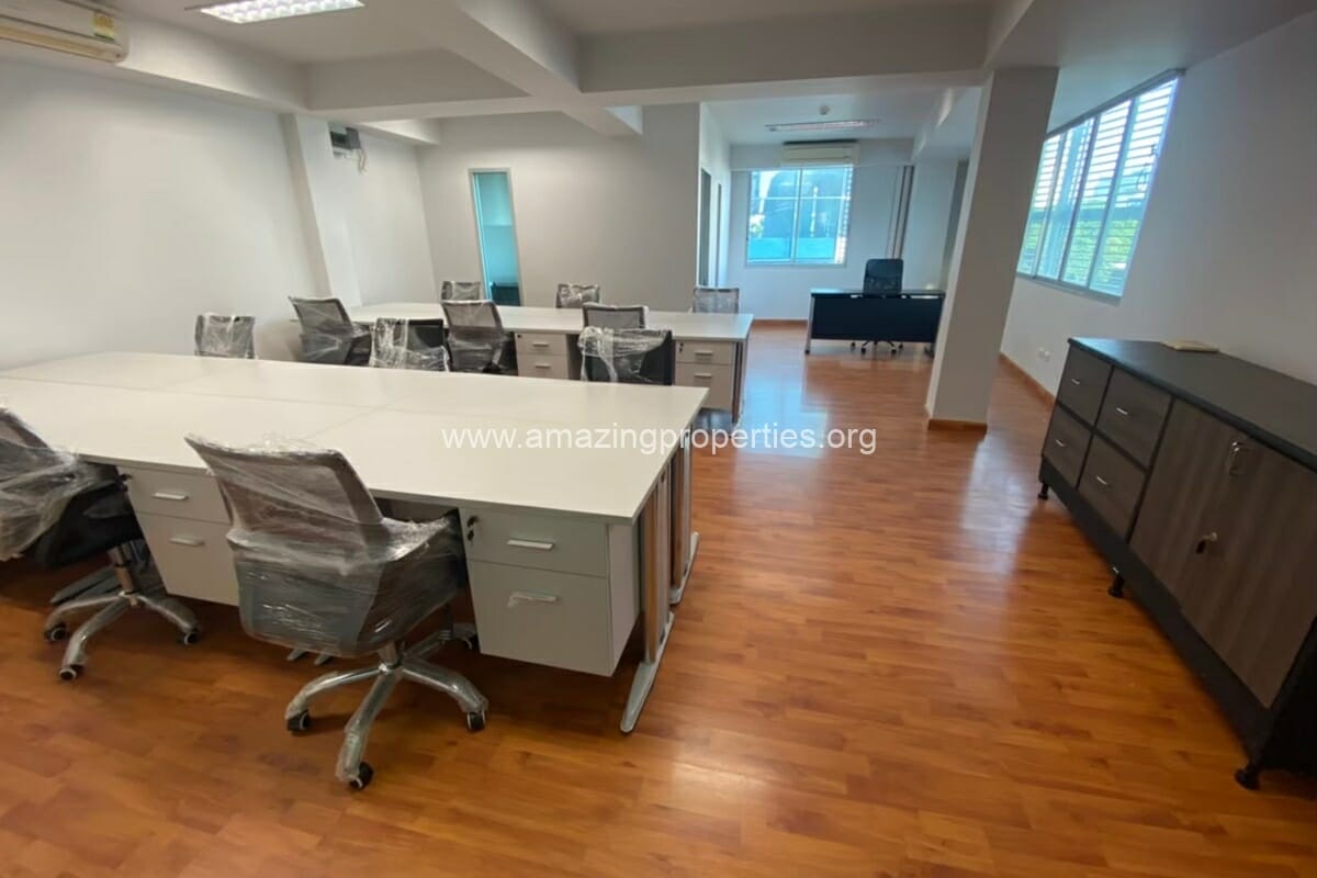 Blue Chips Thonglor Office