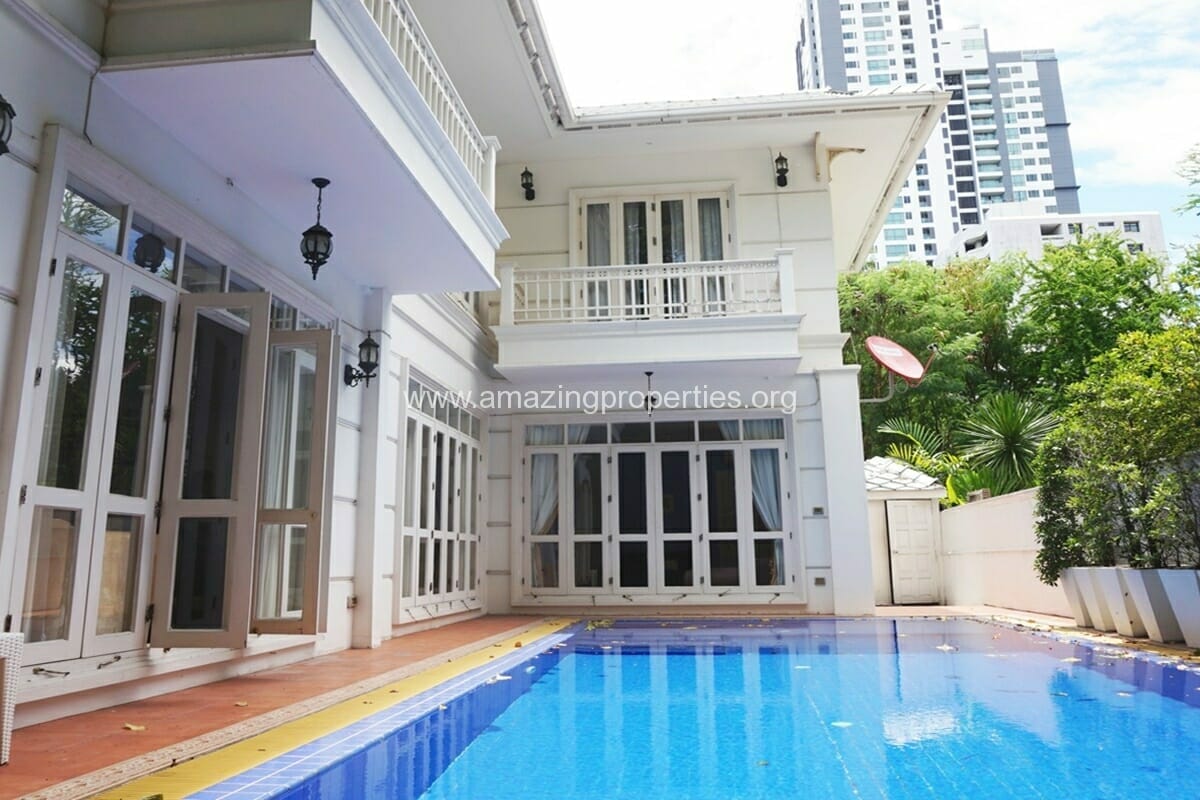 Phrom Phong 4 Bedroom House for Rent