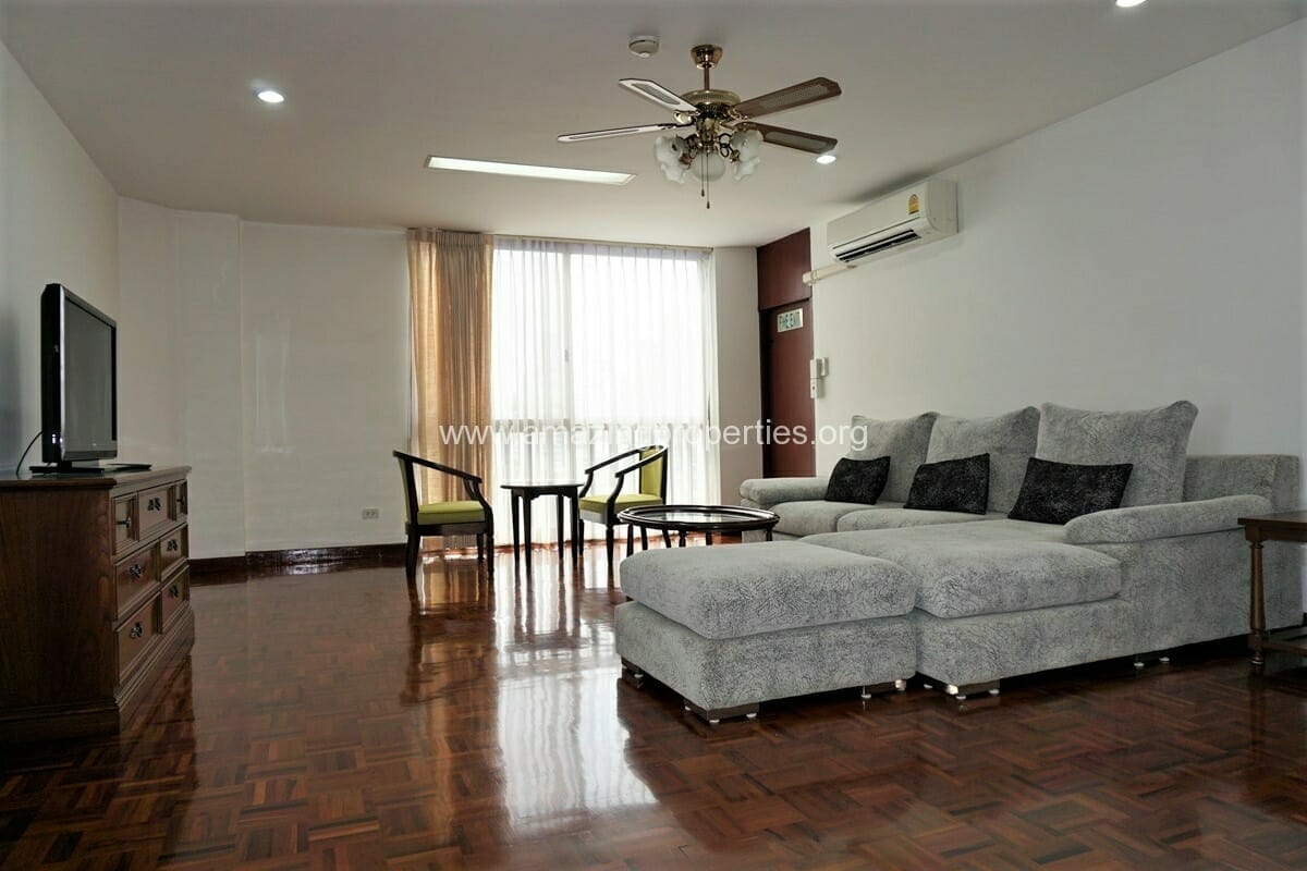 2 Bedroom Apartment for Rent at Tubtim Mansion