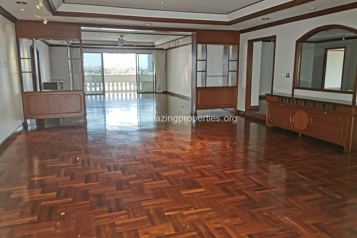 GM Mansion 3 Bedroom Apartment Phrom Phong