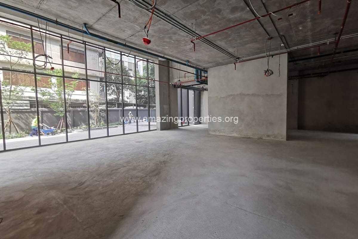 Restaurant space for rent Thonglor
