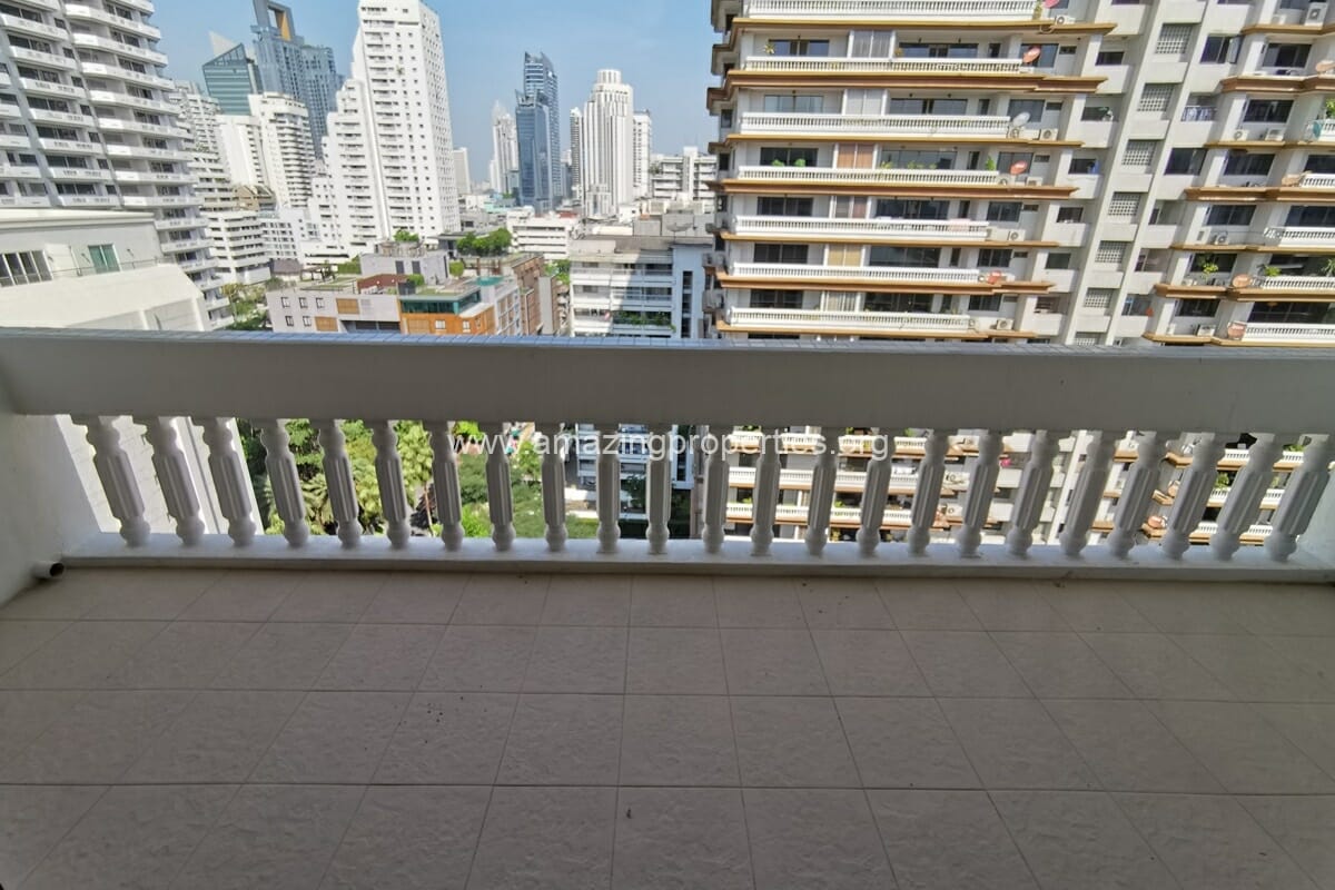Penthouse for rent Asoke