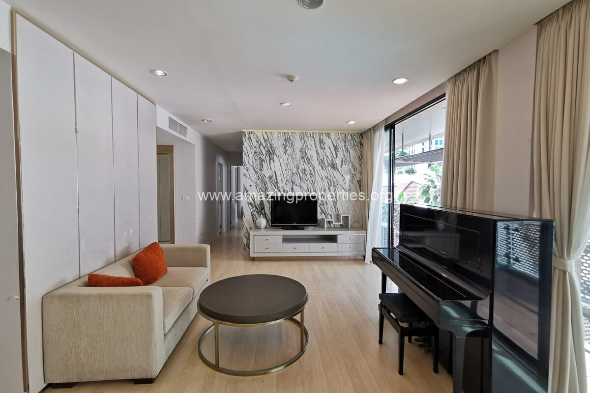 2 bedroom apartment near BTS Ploenchit