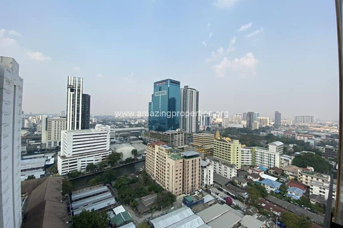 2 bedroom condo The Monument Thonglor